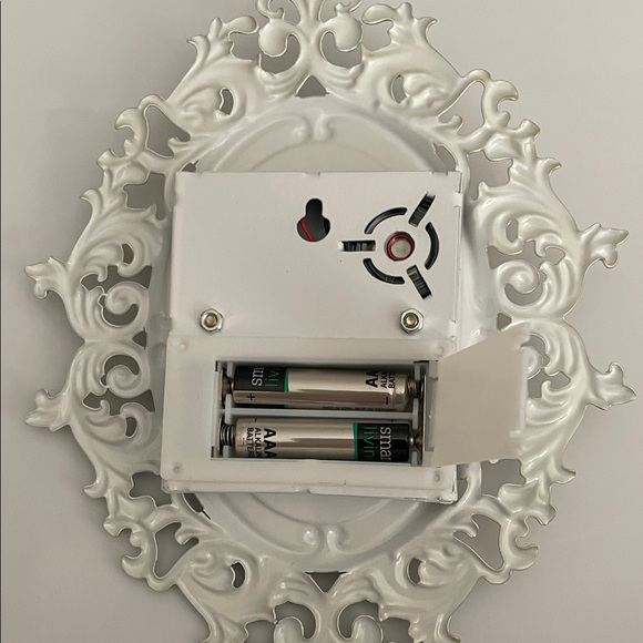 Gold + White Ornate “Press for Champagne 🥂” Button Decor - Picture 2 of 2